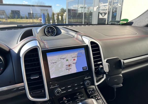 Porsche Cayenne cena 239000 przebieg: 150000, rok produkcji 2017 z Koszalin małe 301